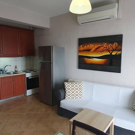 Θέα Μπροστά Στη Θάλασσα Appartement Néa Péramos Buitenkant foto